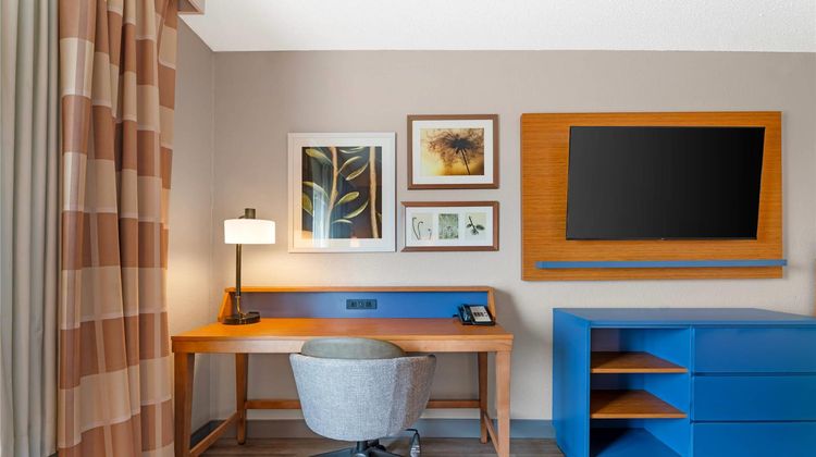 Country Inn & Suites West Bend Room