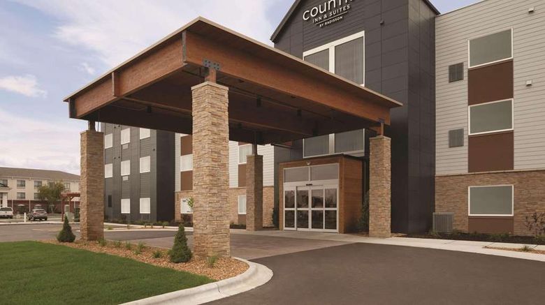 <b>Country Inn & Suites Ft. Atkinson, WI Exterior</b>. Images powered by <a href="https://iceportal.shijigroup.com/" title="IcePortal" target="_blank">IcePortal</a>.
