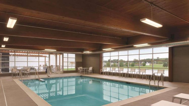 Country Inn & Suites Ft. Atkinson, WI Pool