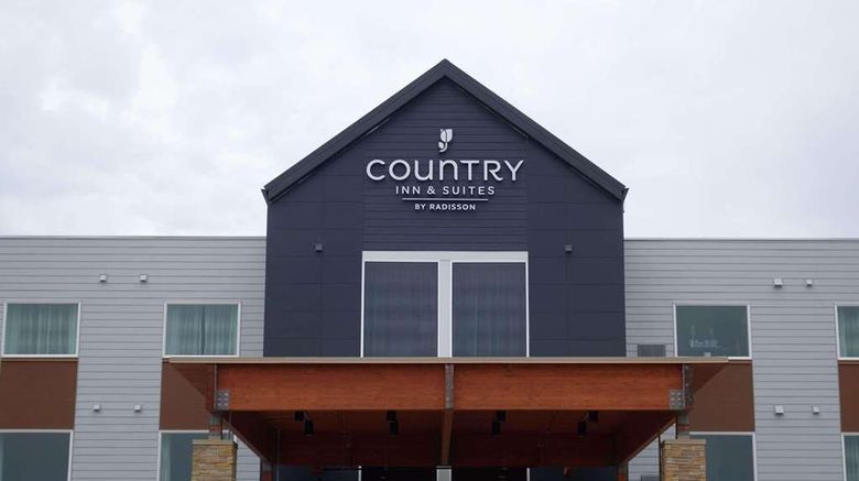 <b>Country Inn & Suites Ft. Atkinson, WI Exterior</b>. Images powered by <a href="https://iceportal.shijigroup.com/" title="IcePortal" target="_blank">IcePortal</a>.