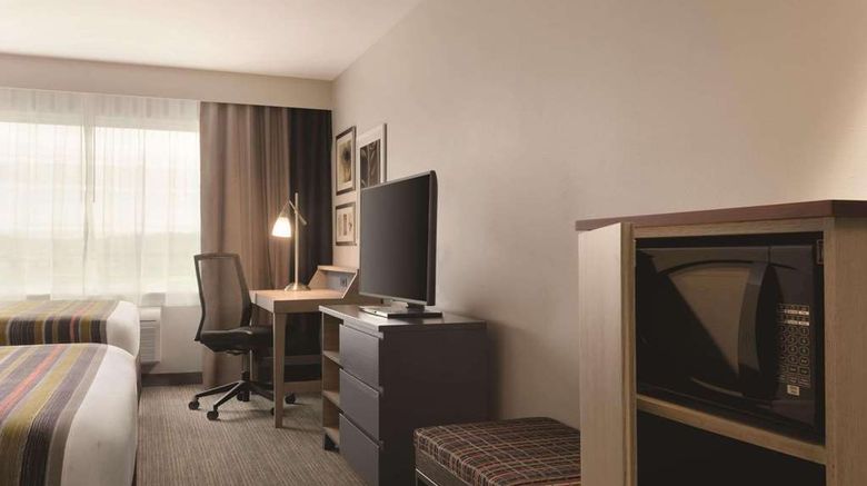 <b>Country Inn & Suites Ft. Atkinson, WI Room</b>. Images powered by <a href="https://iceportal.shijigroup.com/" title="IcePortal" target="_blank">IcePortal</a>.