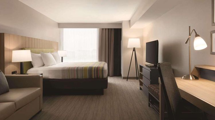 Country Inn & Suites Ft. Atkinson, WI Suite