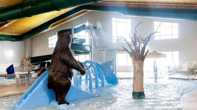 Country Inn & Suites Prairie Du Chien Pool