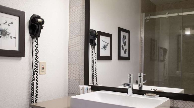 <b>Country Inn & Suites Platteville Room</b>. Images powered by <a href="https://iceportal.shijigroup.com/" title="IcePortal" target="_blank">IcePortal</a>.