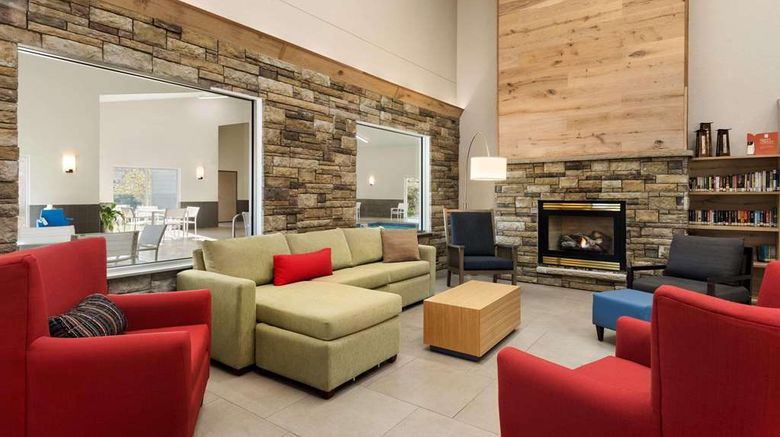 <b>Country Inn & Suites Platteville Lobby</b>. Images powered by <a href="https://iceportal.shijigroup.com/" title="IcePortal" target="_blank">IcePortal</a>.