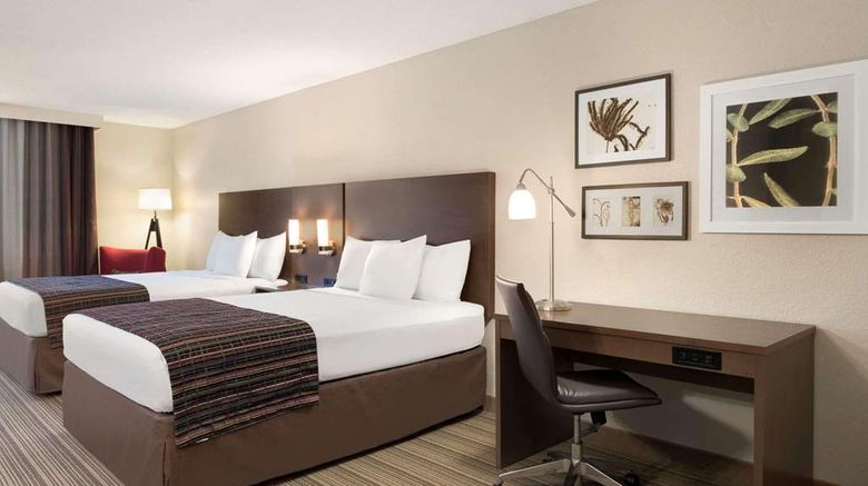 <b>Country Inn & Suites Platteville Suite</b>. Images powered by <a href="https://iceportal.shijigroup.com/" title="IcePortal" target="_blank">IcePortal</a>.