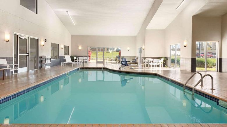 <b>Country Inn & Suites Platteville Pool</b>. Images powered by <a href="https://iceportal.shijigroup.com/" title="IcePortal" target="_blank">IcePortal</a>.