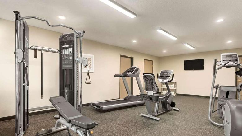 <b>Country Inn & Suites Platteville Health</b>. Images powered by <a href="https://iceportal.shijigroup.com/" title="IcePortal" target="_blank">IcePortal</a>.