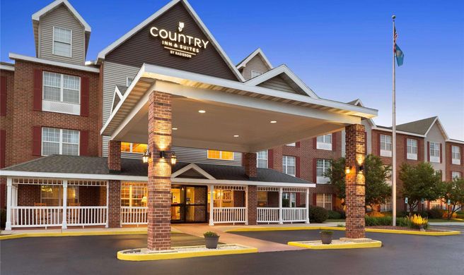 Country Inn & Suites Kenosha Exterior