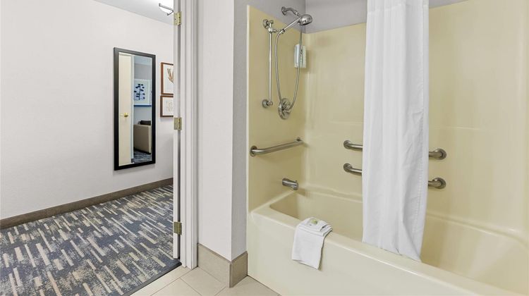 Country Inn & Suites Kenosha Room