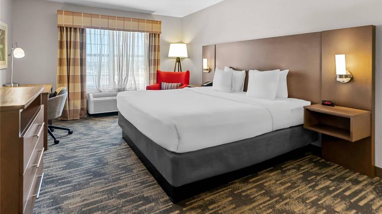 Country Inn & Suites Kenosha Suite