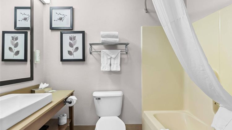 Country Inn & Suites Kenosha Suite