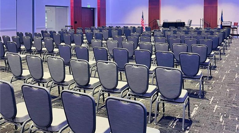 <b>Radisson La Crosse Meeting</b>. Images powered by <a href="https://iceportal.shijigroup.com/" title="IcePortal" target="_blank">IcePortal</a>.