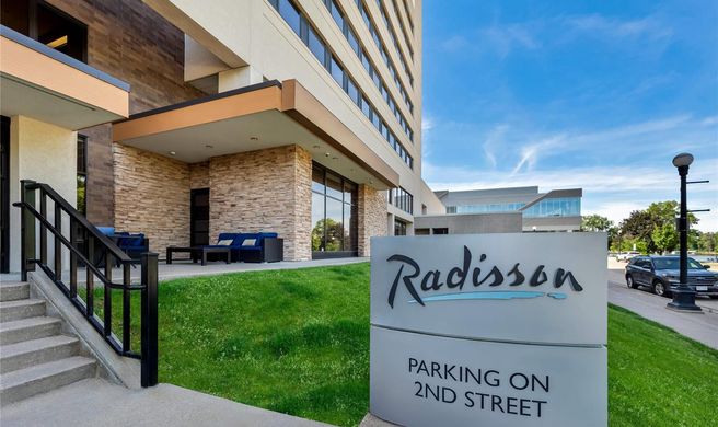 Radisson La Crosse Exterior