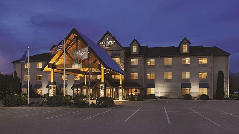 Country Inn  and  Suites Green Bay North Exterior. Images powered by <a href="https://iceportal.shijigroup.com" target="_blank" rel="noopener">Ice Portal</a>.