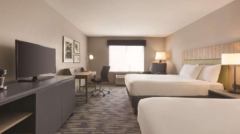 <b>Country Inn & Suites Green Bay North Room</b>. Images powered by <a href="https://iceportal.shijigroup.com/" title="IcePortal" target="_blank">IcePortal</a>.