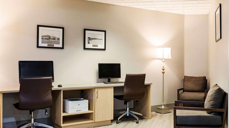 <b>Country Inn & Suites Appleton Other</b>. Images powered by <a href="https://iceportal.shijigroup.com/" title="IcePortal" target="_blank">IcePortal</a>.