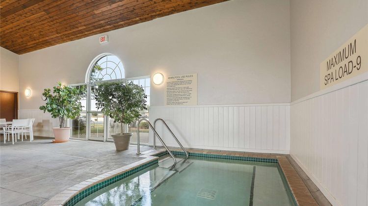 Country Inn & Suites Green Bay Pool