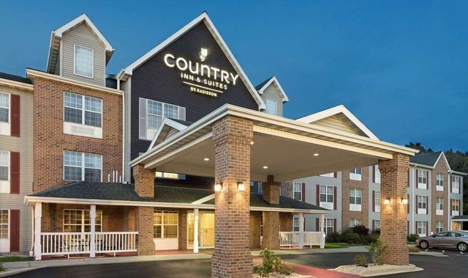 Country Inn & Suites Milwaukee Airport Exterior