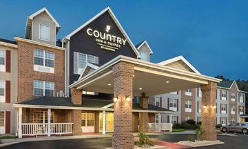 Country Inn & Suites Milwaukee Airport