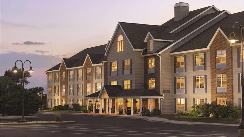 <b>Country Inn & Suites Madison Exterior</b>. Images powered by <a href="https://iceportal.shijigroup.com/" title="IcePortal" target="_blank">IcePortal</a>.
