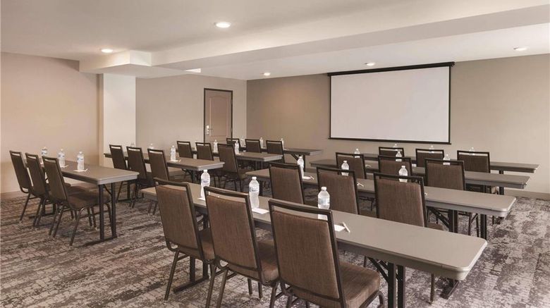 <b>Country Inn & Suites Madison Meeting</b>. Images powered by <a href="https://iceportal.shijigroup.com/" title="IcePortal" target="_blank">IcePortal</a>.