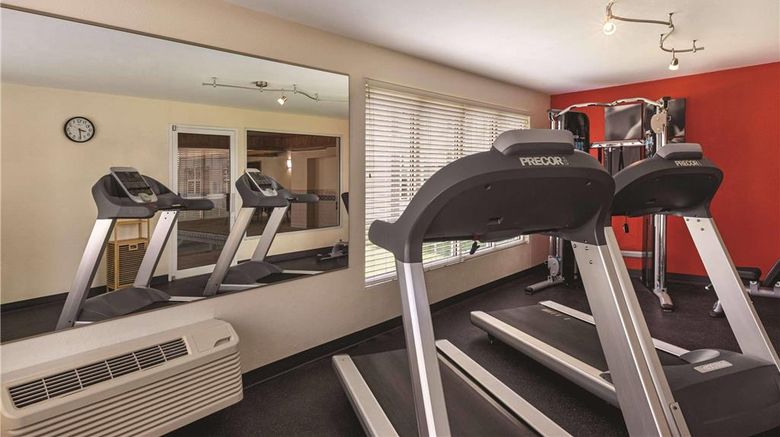 <b>Country Inn & Suites Madison Health</b>. Images powered by <a href="https://iceportal.shijigroup.com/" title="IcePortal" target="_blank">IcePortal</a>.
