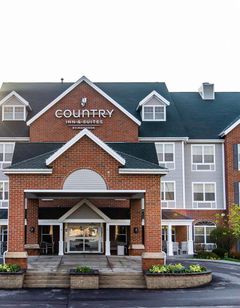 Country Inn & Suites Milwaukee West