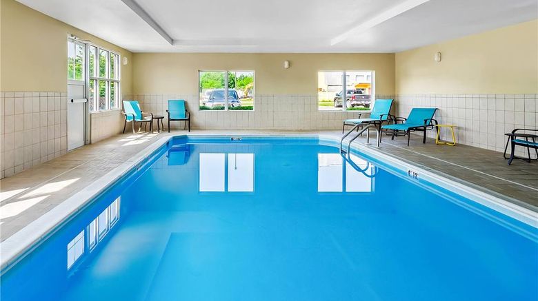 <b>Country Inn & Suites Princeton Pool</b>. Images powered by <a href="https://iceportal.shijigroup.com/" title="IcePortal" target="_blank">IcePortal</a>.
