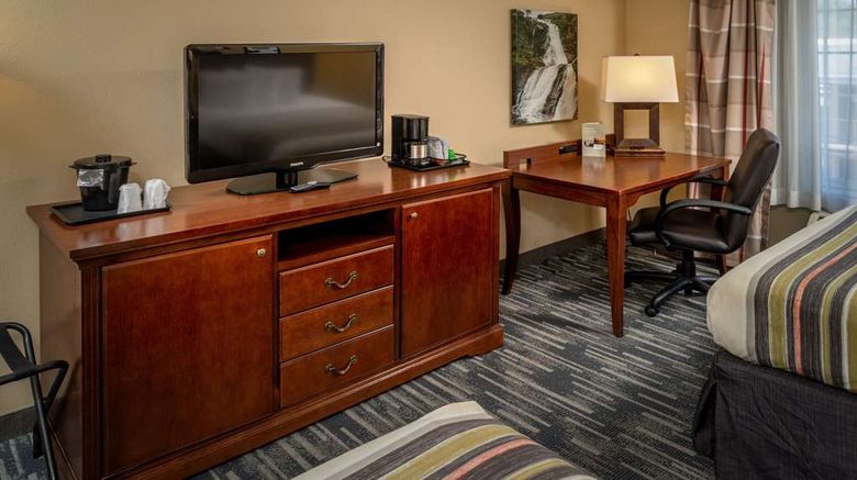 <b>Country Inn & Suites Charleston South Room</b>. Images powered by <a href="https://iceportal.shijigroup.com/" title="IcePortal" target="_blank">IcePortal</a>.
