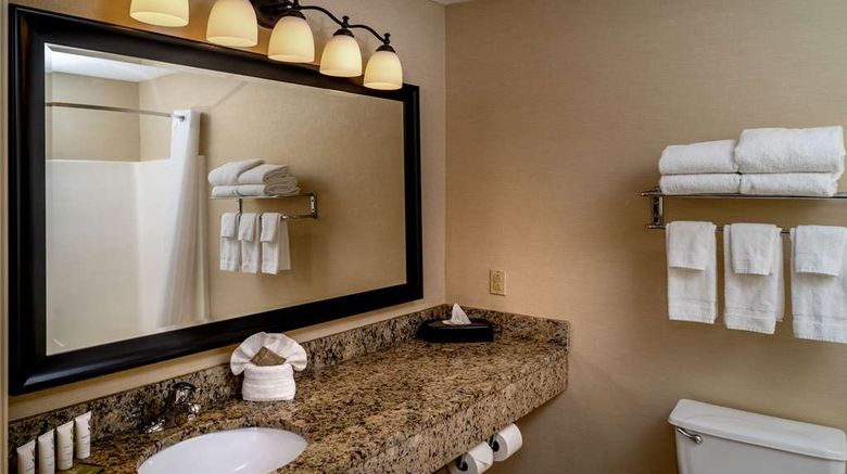 <b>Country Inn & Suites Charleston South Room</b>. Images powered by <a href="https://iceportal.shijigroup.com/" title="IcePortal" target="_blank">IcePortal</a>.