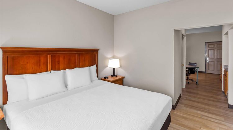 Country Inn & Suites by Radisson Suite