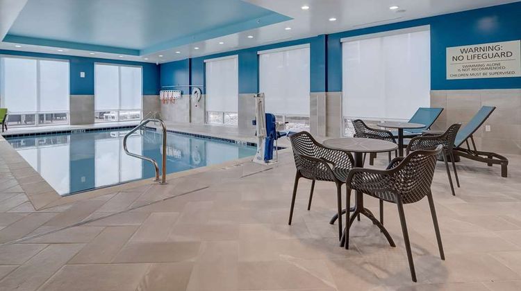 Hampton Inn & Suites Midtown Rookwood Pool
