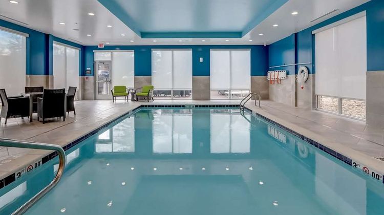 Hampton Inn & Suites Midtown Rookwood Pool