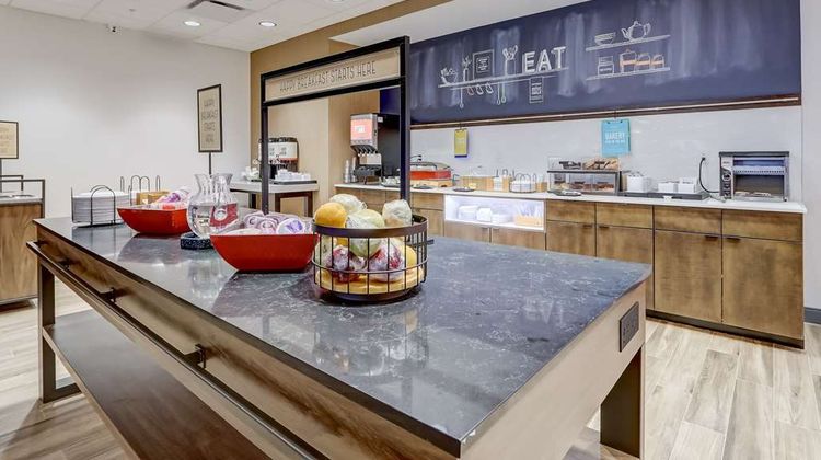 Hampton Inn & Suites Midtown Rookwood Restaurant