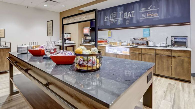 <b>Hampton Inn & Suites Midtown Rookwood Restaurant</b>. Images powered by <a href="https://iceportal.shijigroup.com/" title="IcePortal" target="_blank">IcePortal</a>.