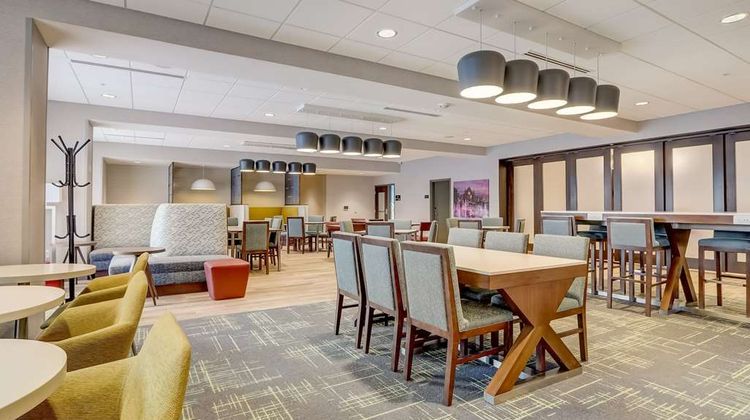 Hampton Inn & Suites Midtown Rookwood Restaurant