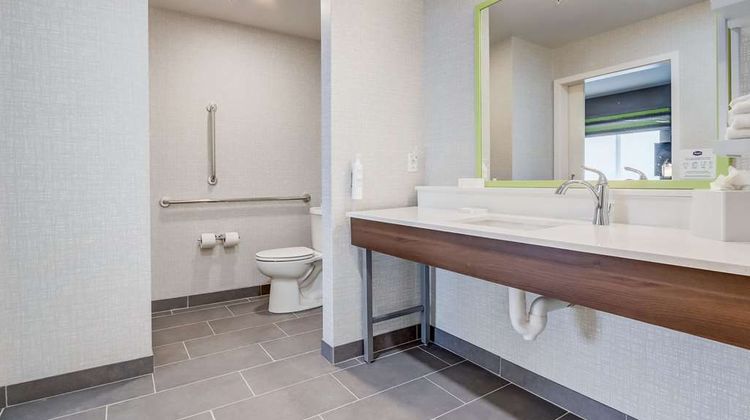 Hampton Inn & Suites Midtown Rookwood Room