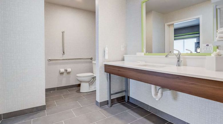 <b>Hampton Inn & Suites Midtown Rookwood Room</b>. Images powered by <a href="https://iceportal.shijigroup.com/" title="IcePortal" target="_blank">IcePortal</a>.