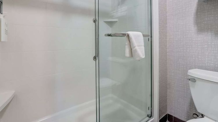 Hampton Inn & Suites Midtown Rookwood Room