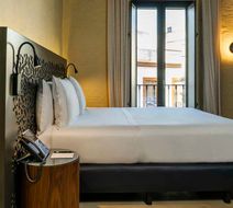 EME Catedral Mercer Hotel Room
