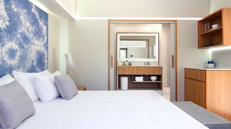 Elements of Byron Suite