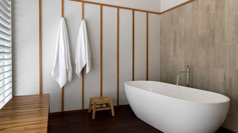 <b>Elements of Byron Room</b>. Images powered by <a href="https://iceportal.shijigroup.com/" title="IcePortal" target="_blank">IcePortal</a>.