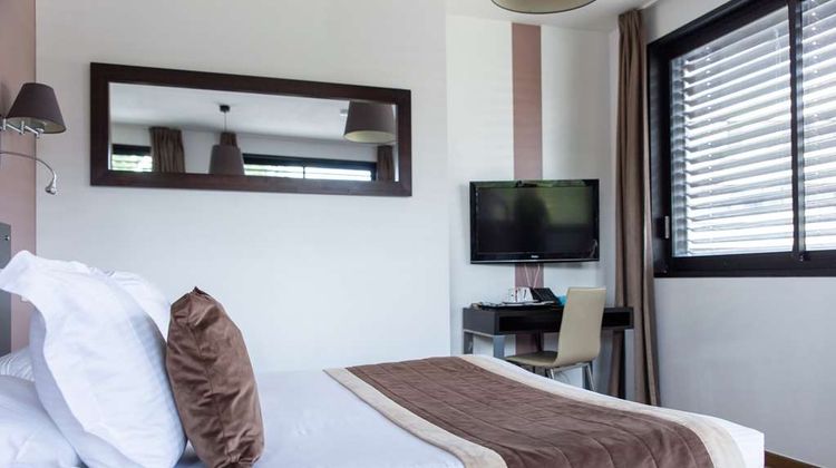 Appart'Hotel & Spa Odalys Ferney Geneva Room