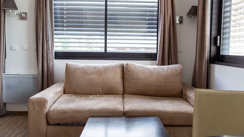 <b>Appart'Hotel & Spa Odalys Ferney Geneva Spa</b>. Images powered by <a href="https://iceportal.shijigroup.com/" title="IcePortal" target="_blank">IcePortal</a>.