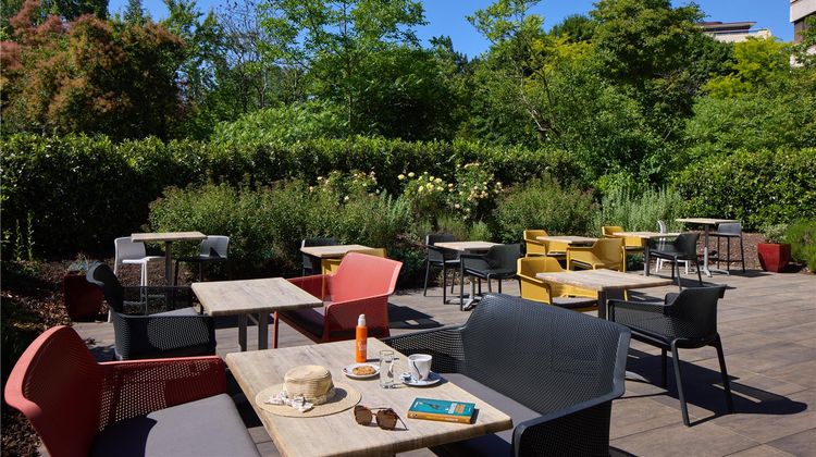 Appart'Hotel & Spa Odalys Ferney Geneva Exterior