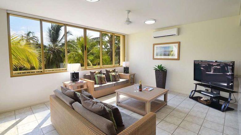 <b>Reflections of Port Douglas Room</b>. Images powered by <a href="https://iceportal.shijigroup.com/" title="IcePortal" target="_blank">IcePortal</a>.