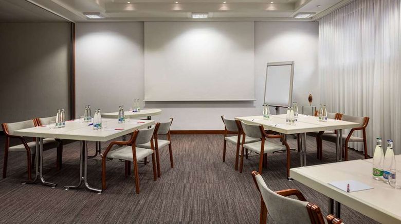 <b>Ramada by Wyndham Baden du Parc Meeting</b>. Images powered by <a href="https://iceportal.shijigroup.com/" title="IcePortal" target="_blank">IcePortal</a>.
