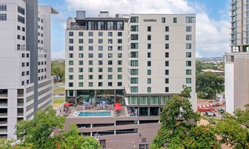 Cambria Hotel Austin Downtown