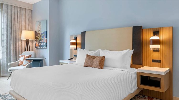 Cambria Hotel Austin Downtown Room